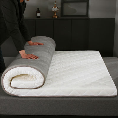 Materasso personalizzato con schiuma di memoria in gel per un sonno tranquillo e confortevole