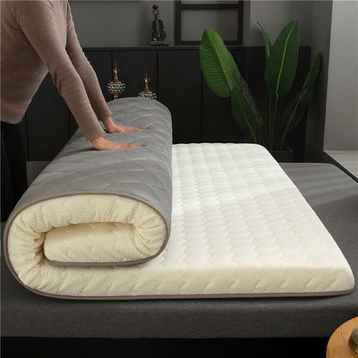 Materasso personalizzato con schiuma di memoria in gel per un sonno tranquillo e confortevole