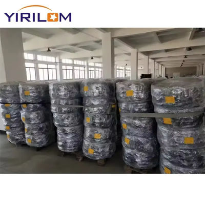Clip di plastica su rulli utilizzato per fissare le molle a zigzag all'interno del legno evitando qualsiasi ondulazione del rivestimento