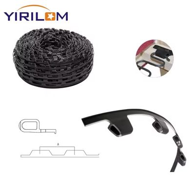 Prezzo buono Striscia di clip di fissaggio in plastica per divano da 200 m con materiale in nylon e PP per distanza del nodo di 10 cm, 12 cm, 15 cm in linea