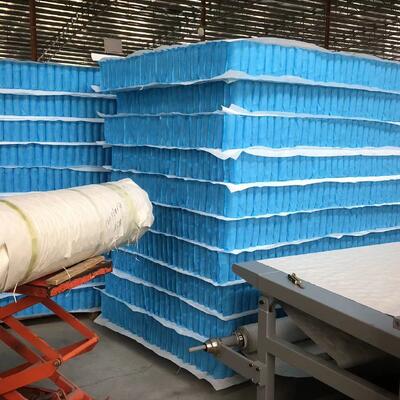 Sistema di molle insacchettate per materasso resistente con molle indipendenti e annidate progettate per migliorare il supporto e il comfort del materasso per una lunga durata